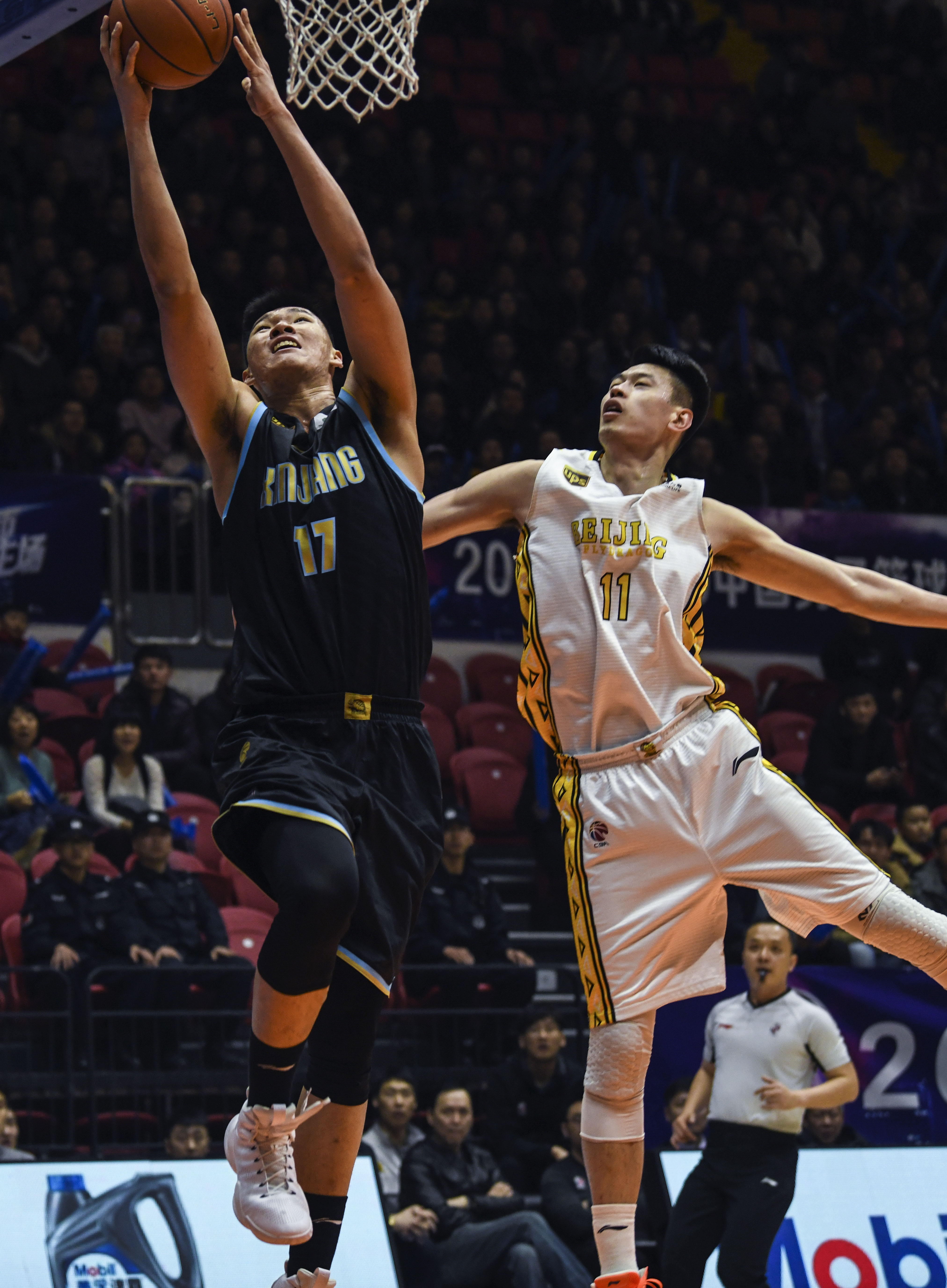 多个位置的 多个位置的